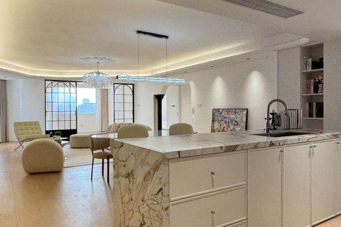 Highrise&Sapcious 3+1Br apt 180Sqm + heating | Zhongshan Park Metro L2/3/4