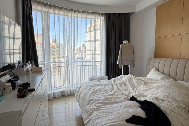 Yunhe Garden -1bed - good layout- well maintained building- elevator- cosy @ Jing’an Temple 