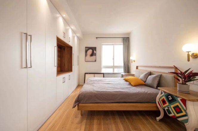 2BR 2BTH w/ Balcony nr NanJing West RD M2/12/13