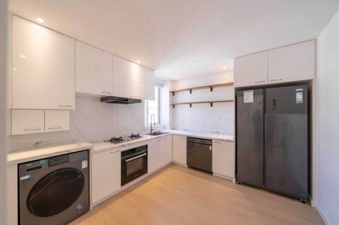 Bright 3Br 2Bth apt,Nr Jiang Su Rd station,L2,11