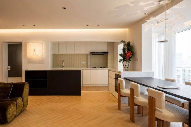 Beautiful 3brs&2baths with high rise near Jing'an Temple