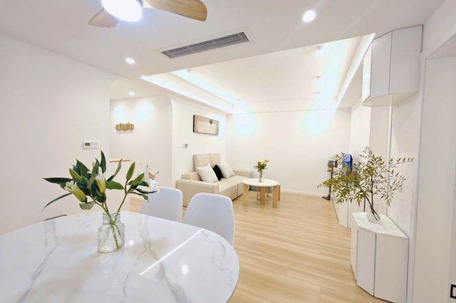 Jiashan rd 2BR 2LR@L12/9,elevator/double balcony/big living room