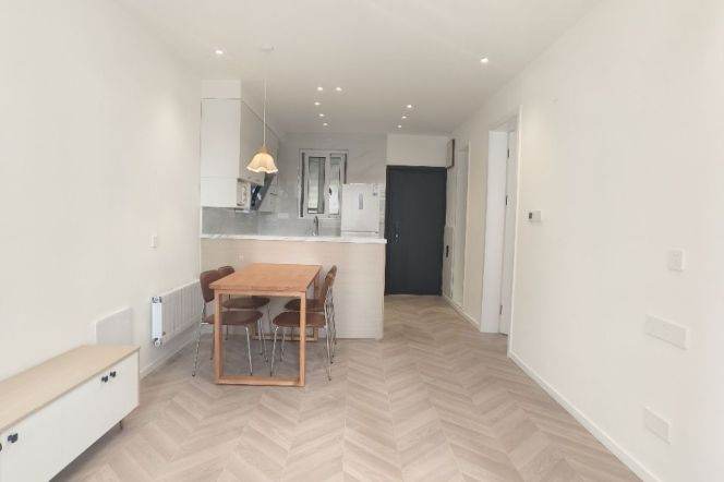 outdoor balcony,1br,Nr Chang Shu Rd station,L1,7