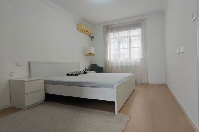 Decent 1br+balcony Nr M1/7/10
