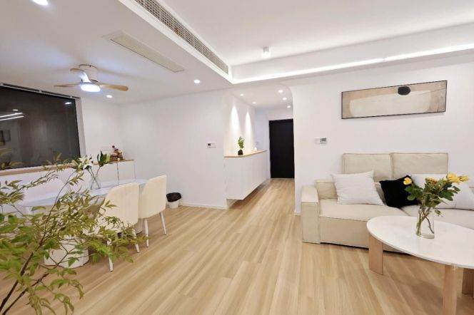 Jiashan rd 2BR 2LR@L12/9,elevator/double balcony/big living room