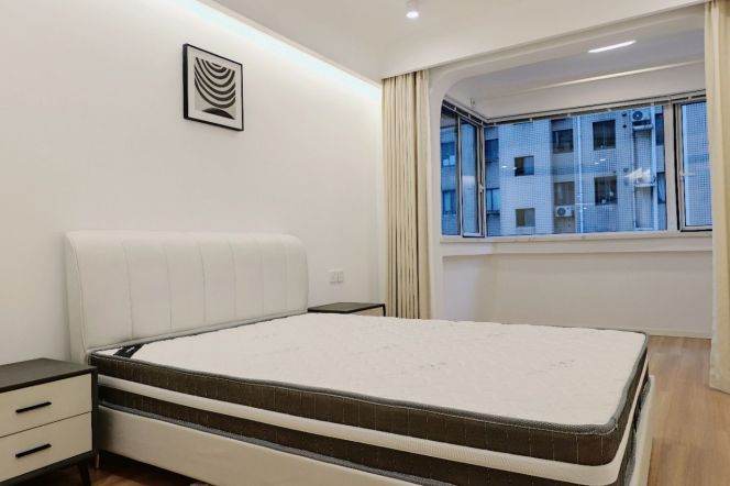Jiashan rd 2BR 2LR@L12/9,elevator/double balcony/big living room