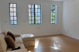  Newly renovated lanehouse nr Jing'an Temple  L2/7/11  