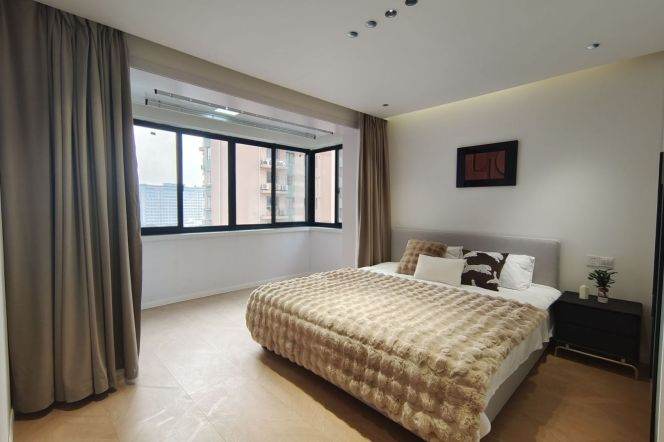 yishan rd elevator 2BR/big living room@L3/4/9