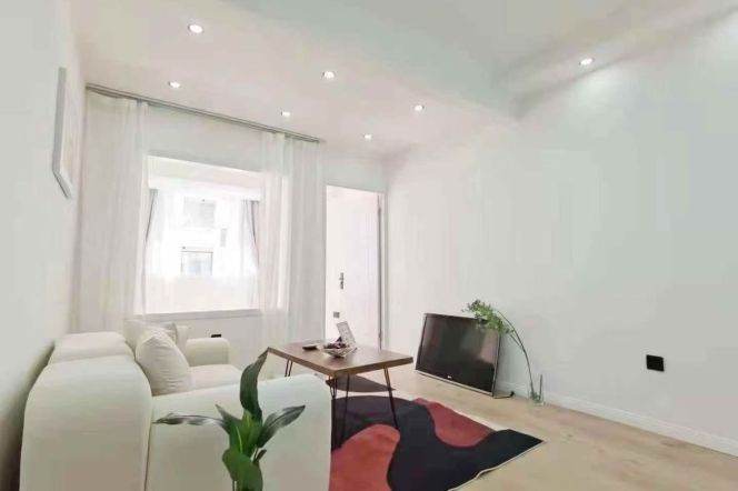 jiangsu rd station one bedroom