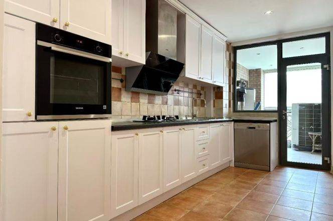 modern 4brs balcony floor heating in Green city beside Dulwich Concordia 36K 