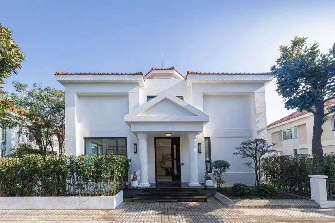 super modern big 5brs house in Hong qiao nice garden floor heating 82K