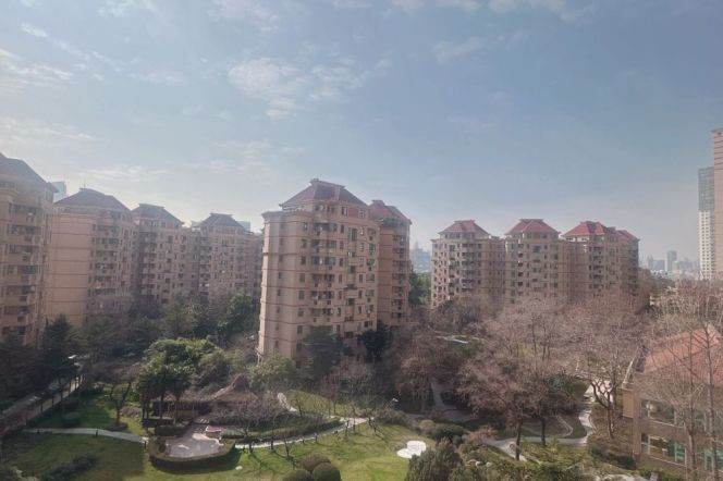 modern big 3brs open balcony  good price beside Huang pu river IFC ,line 2,9,14 only 18.5K