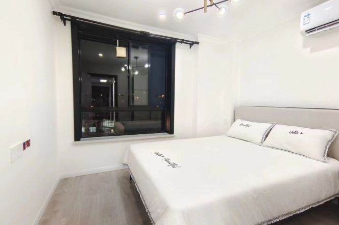 caobao rd elevator 2BR/2Baths @L1/12/15