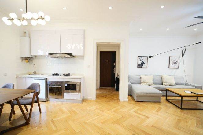 modern 3brs floor wall heating just 300 meters to IAPM line 1,10,12 only 23K 