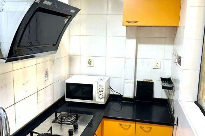 Full furnished 1br/2living & facing south@W Yan'An Rd & Line 3/4