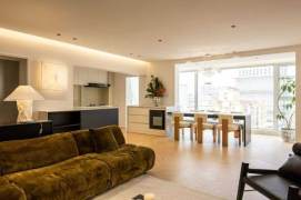 Spacious and bright 3Br/2bt@Jing'an temple 160sqm with ceiling to floor windows