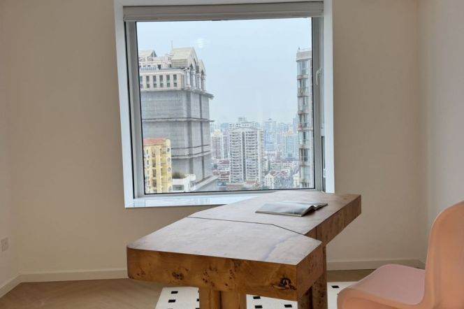 Modern & Sapcious 3BR + French Windows  | Yanping Rd | Jing'an Temple | Good view