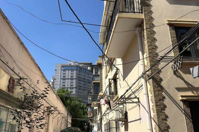 rent feom the owner-1bed -spacious- terrace- floor heating @ line 2 west nanjing road 