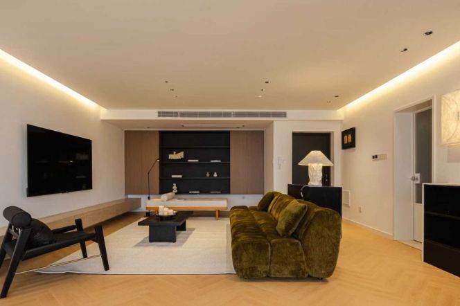 Jing'an Temple Station Elevator 3Br/2Bath Line2/7/14