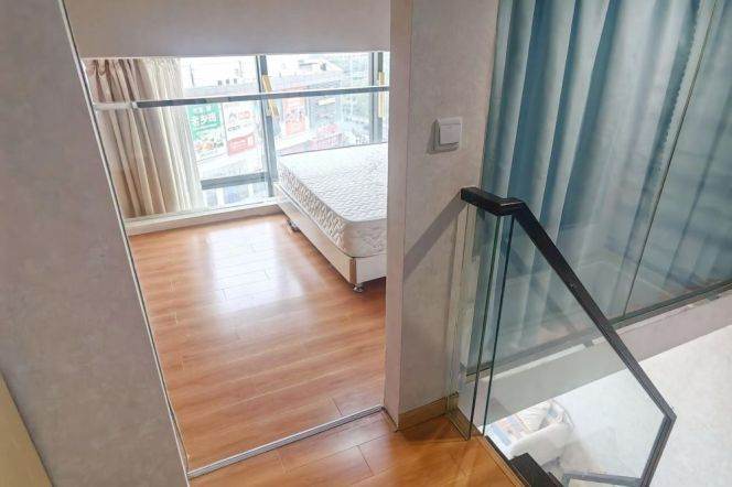 Good price duplex 2 br easy to NYU shanghai, 5 mins to L6 South LingYan Rd lingYan Rd St