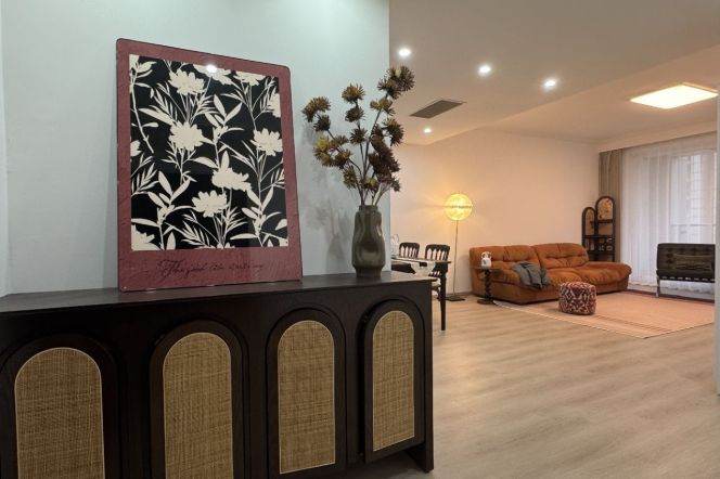 Morden&Bright 2Bdrs 2Baths,120sqm @Jiashan Rd &Line 9 & 12