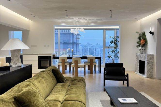Modern & Sapcious 3BR + French Windows  | Yanping Rd | Jing'an Temple | Good view