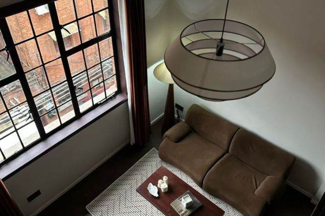 2 Brs, 1 Living room, 80 sqm with Floor Heating/Lane house @ South Shaaxi metro L10