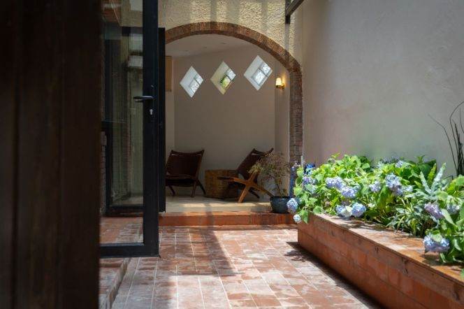 4BR 4BA Luxurious Standalone Home on Guangyuan Road w/Garden & Terrace