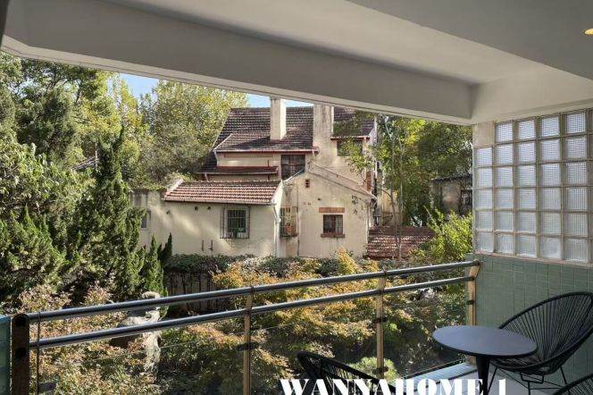 Nice View+Spacious&Modern 3Bdrs 2Baths Apt+Hua Shan Rd+Top Compound+Large Open Balcony