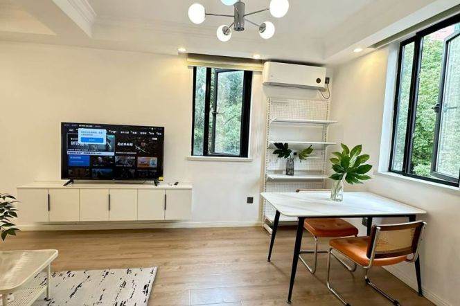 Well-lighted 1Br/2Lr/1Bt@L2/3/4 Zhongshan Park Metro Station 