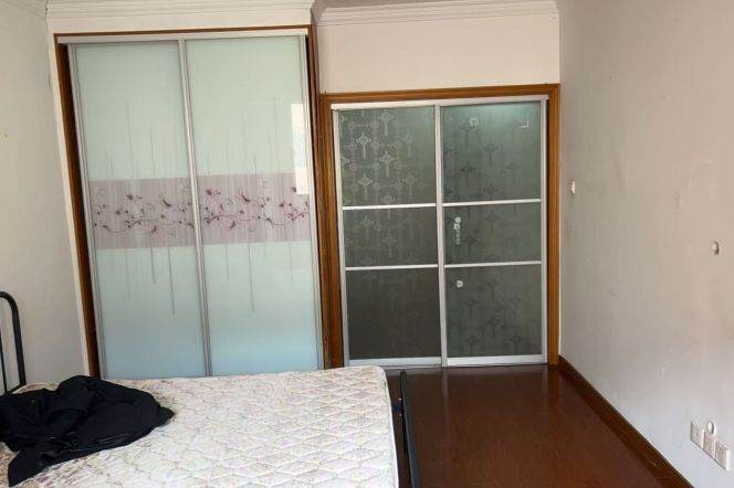 Full furnished 1br/2living & facing south@W Yan'An Rd & Line 3/4