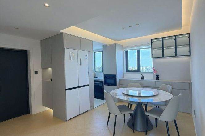 3 Brs, 2 Baths, 160 sqm, Brand-new Dec @Zhongtan metro L3&4