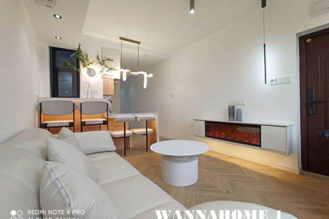 Spacious&Well-Designed 1Bdr 1Bath Apt+Closkroom+L2/11 Jiang Su Rd+Large Terrace+Nice View+7F Walk Up