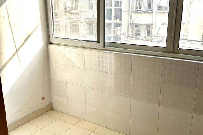 Full furnished 1br/2living & facing south@W Yan'An Rd & Line 3/4