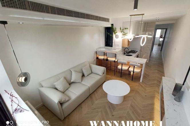 Spacious&Well-Designed 1Bdr 1Bath Apt+Closkroom+L2/11 Jiang Su Rd+Large Terrace+Nice View+7F Walk Up