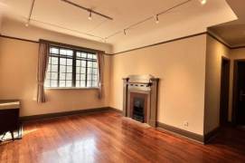 Classic 3BR Old House Next to Wukang Mansion