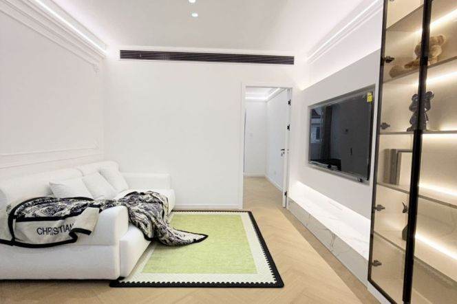 Fresh 1br Nr jiangsu road M2/11