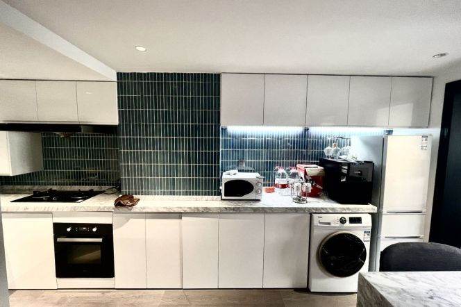 1 Big Br with Balcony, 90 sqm, Wall heating @ Changping metro L7