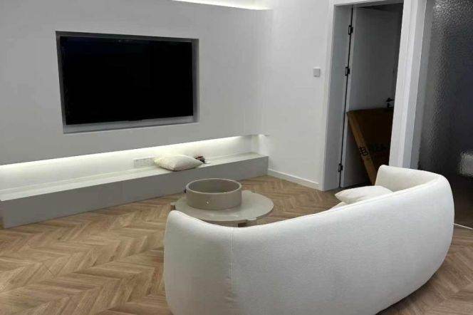 Nice yard+spacious 2br 2lr/floor heating+bathtub,Jiaotong uni@L10/11