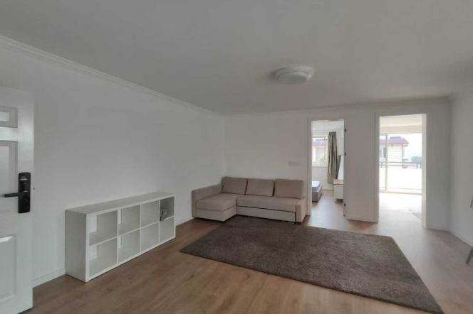 Good view 3brs&2baths with balcony on West Jian'guo Road