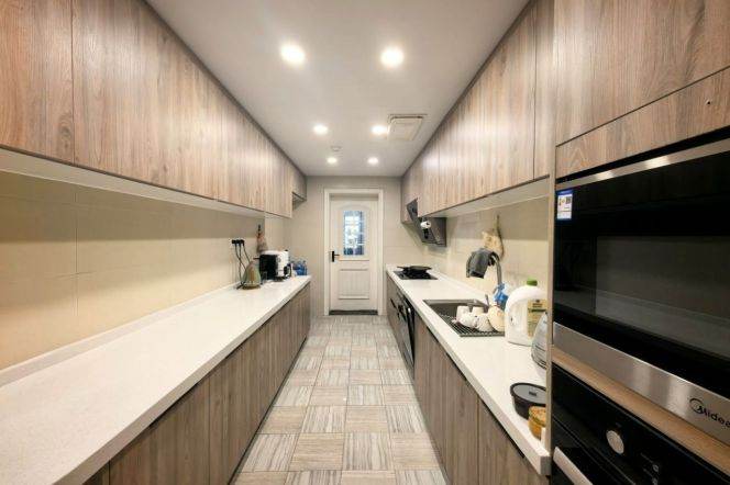 modern 4brs floor heating modern furniture beside Huang pu river only 35K