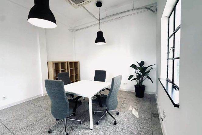 High Ceiling office nr ChangPing RD M7