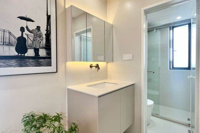 Wuning Road Metro Lines 13 and 14, zero distance, double balconies, abundant sunlight