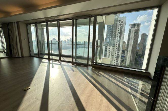 modern 4brs open balcony great river  view beside IFC ,line 2,9,14 Huang pu river