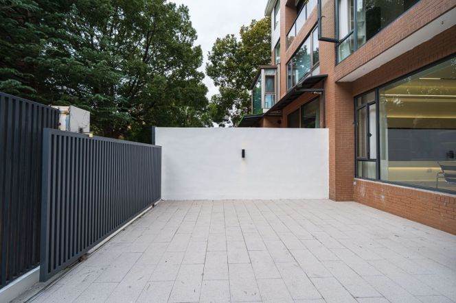 Brand new renovated Villa with big private yard,CA,floor heating,in Hongqiao