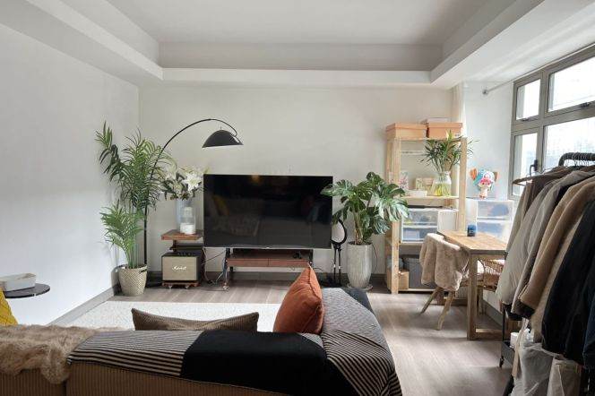 Good lighting 2brs&2baths@elevator near South Shaanxi Road