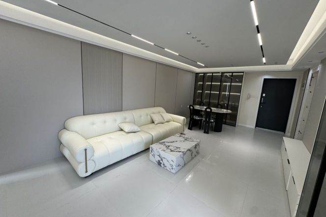 Spacious 2br apt,2bth,with CA,Oven,Dishwasher,floor heating,Line 10