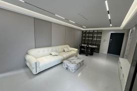 Spacious 2br apt,2bth,with CA,Oven,Dishwasher,floor heating,Line 10