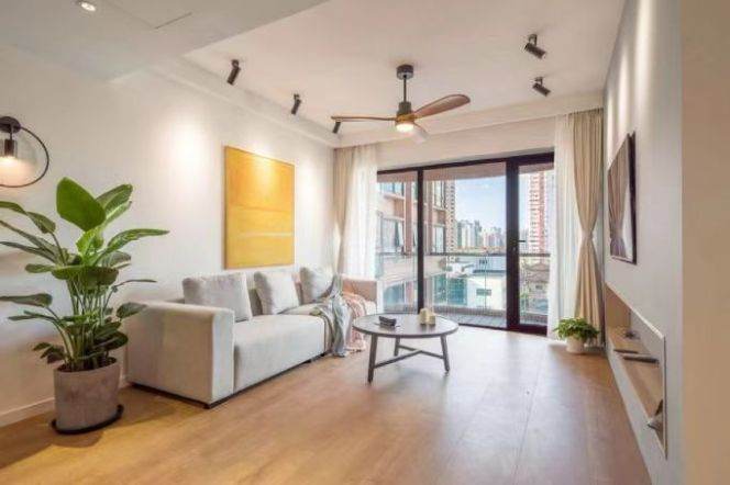 Zhenning/West Yan'an Rd floor heating 3brs/2lr/2ba apt with balcony; L2/11