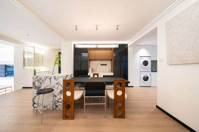 Brand new renovated Villa with big private yard,CA,floor heating,in Hongqiao